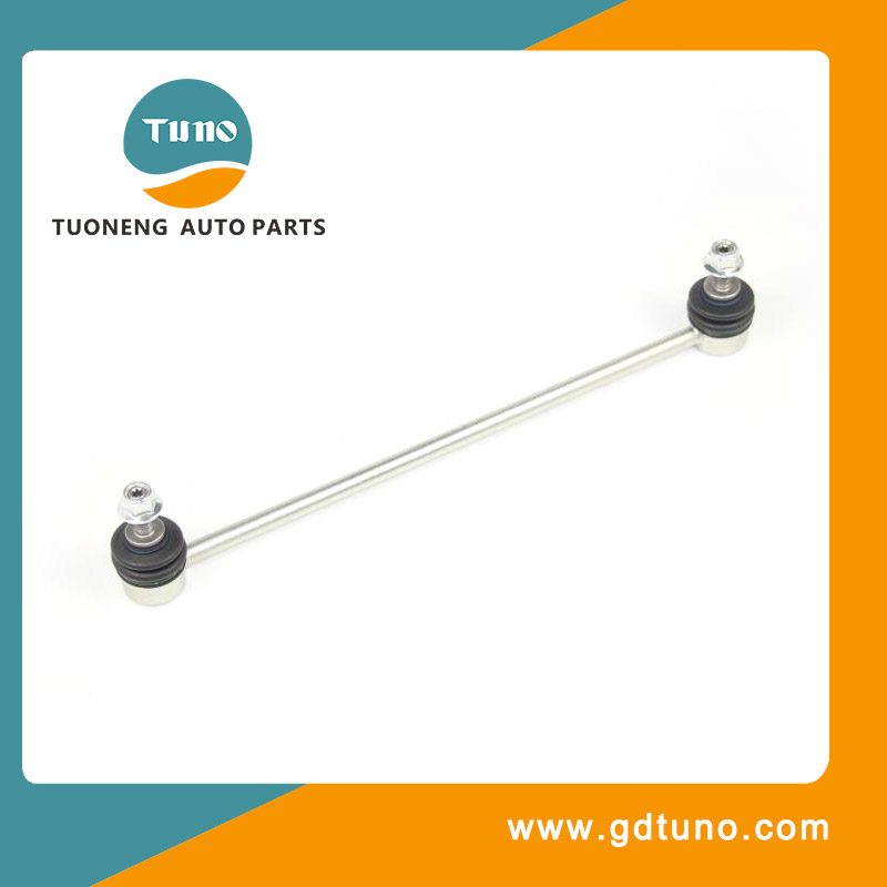 In che modo il sistema di guida di un'automobile migliora le prestazioni del veicolo?